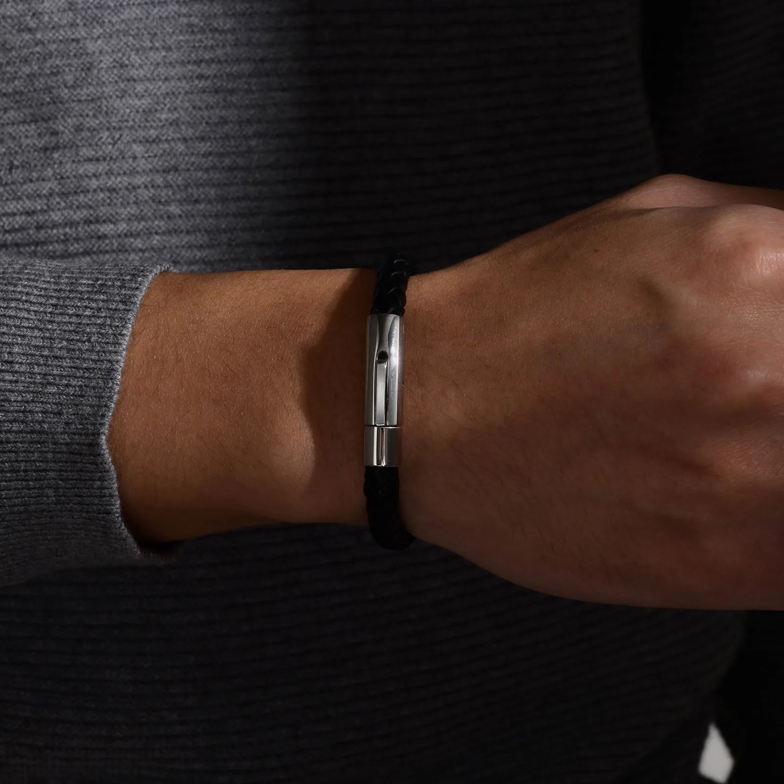 Pulseira Armani de Couro Trançado - Vitrinni Shop