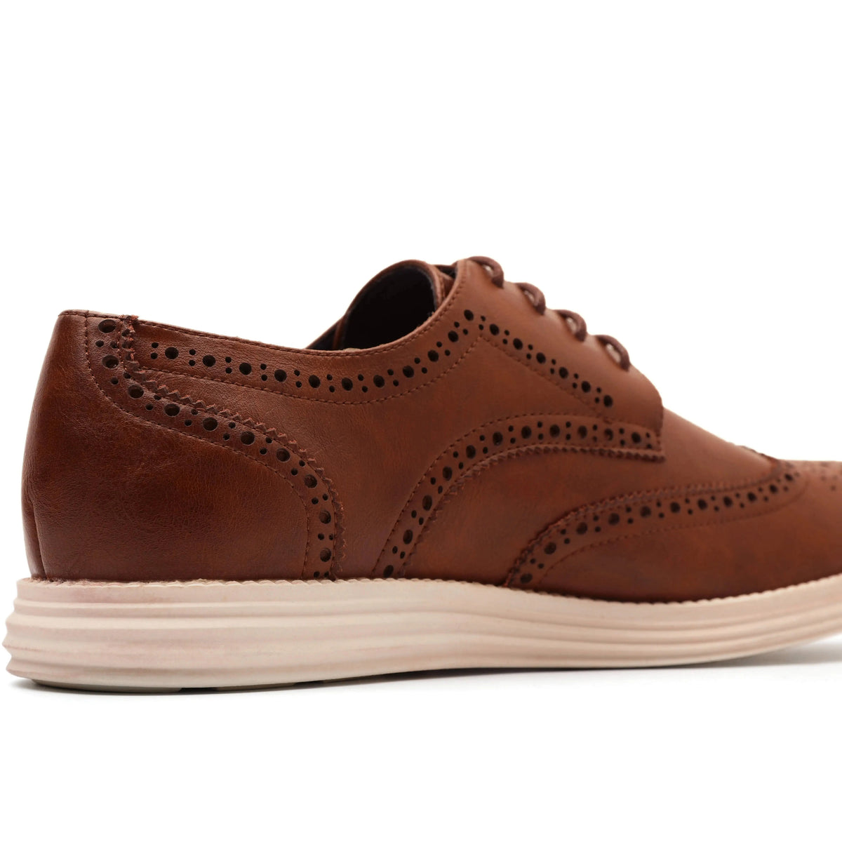 Sapato Casual Masculino Oxford Brogue Sapato Casual Masculino Oxford Brogue - 40 acessórios masculinos 2022, acessórios masculinos moda, loja de acessórios masculinos, mercado de acessórios masculinos, promoção sapato masculino, sapato de couro, sapato de couro masculino, sapato masculino, sapato masculino barato, sapato masculino de luxo, sapato masculino em promoção, sapato mocassim, sapato mocassim masculino de couro