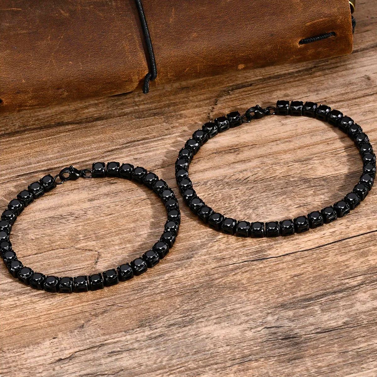 Pulseira Riviera Espinélios Negros - Vitrinni Shop