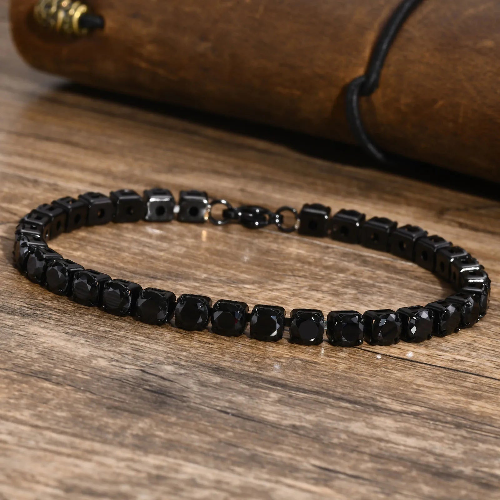 Pulseira Riviera Espinélios Negros - Vitrinni Shop