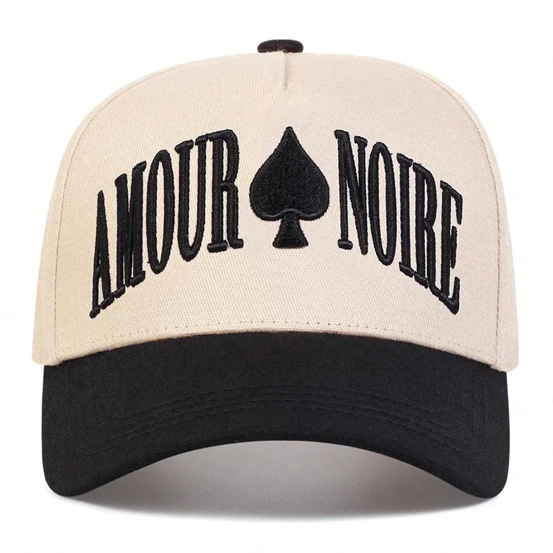 Boné AMOUR NOIRE Aba Curva Boné AMOUR NOIRE Aba Curva - Cáqui e Preto 