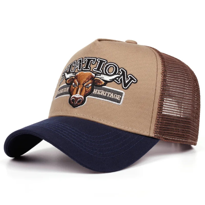 Boné Trucker Station Touro Aba Curva Boné Trucker Station Touro Aba Curva - Marrom 